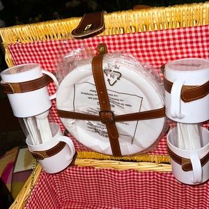 Vintage  New ,Picnic Basket Set